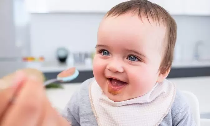 تغذية وطعام الطفل في الشهر العاشر