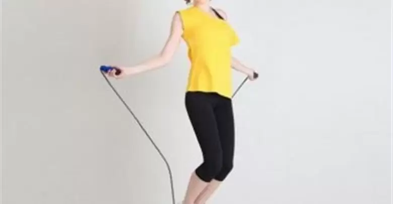 نط الحبل 100 مرة كم يحرق
