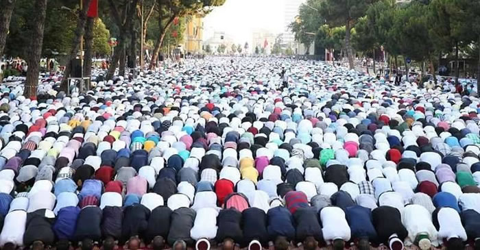 تعرف على عدد المسلمين في العالم 2025